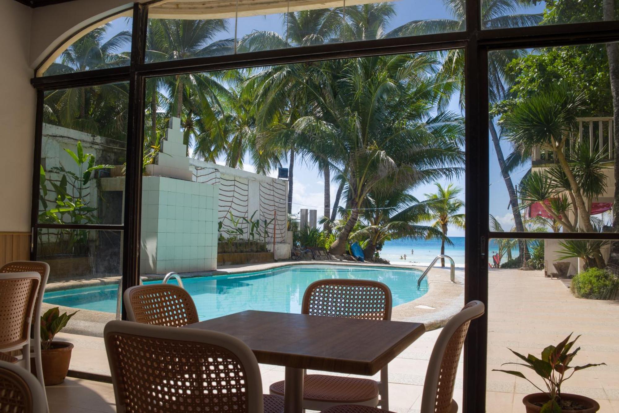 Lukay Brisas Hotel