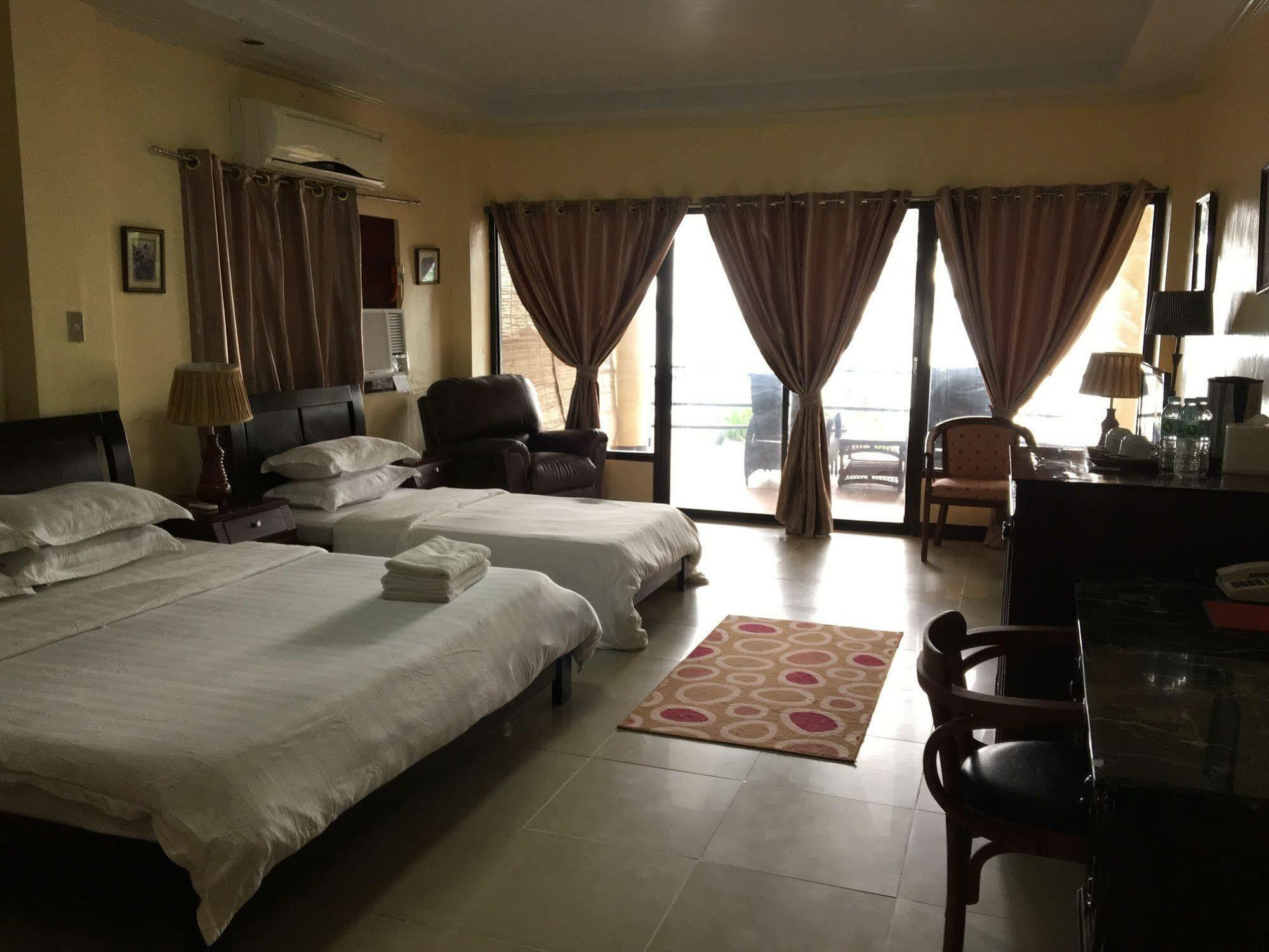 Lukay Brisas Hotel